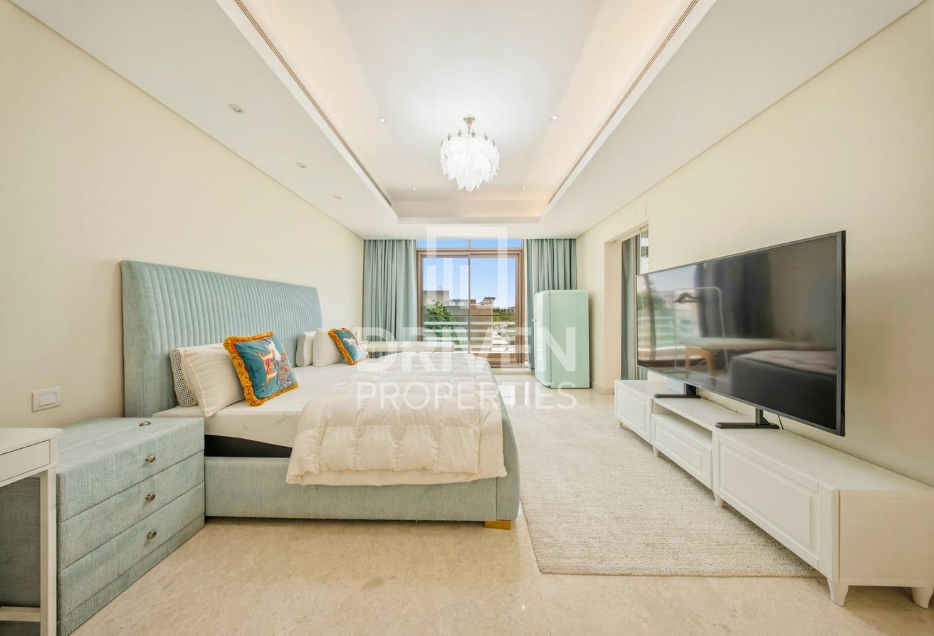Lavishly Furnished | Burj View | Vacant in Aug photo 10