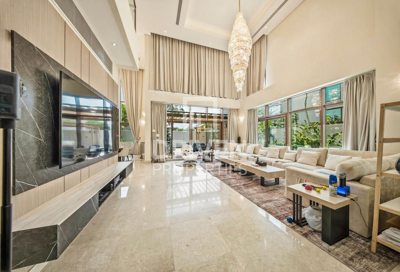 Lavishly Furnished | Burj View | Vacant in Aug photo 4