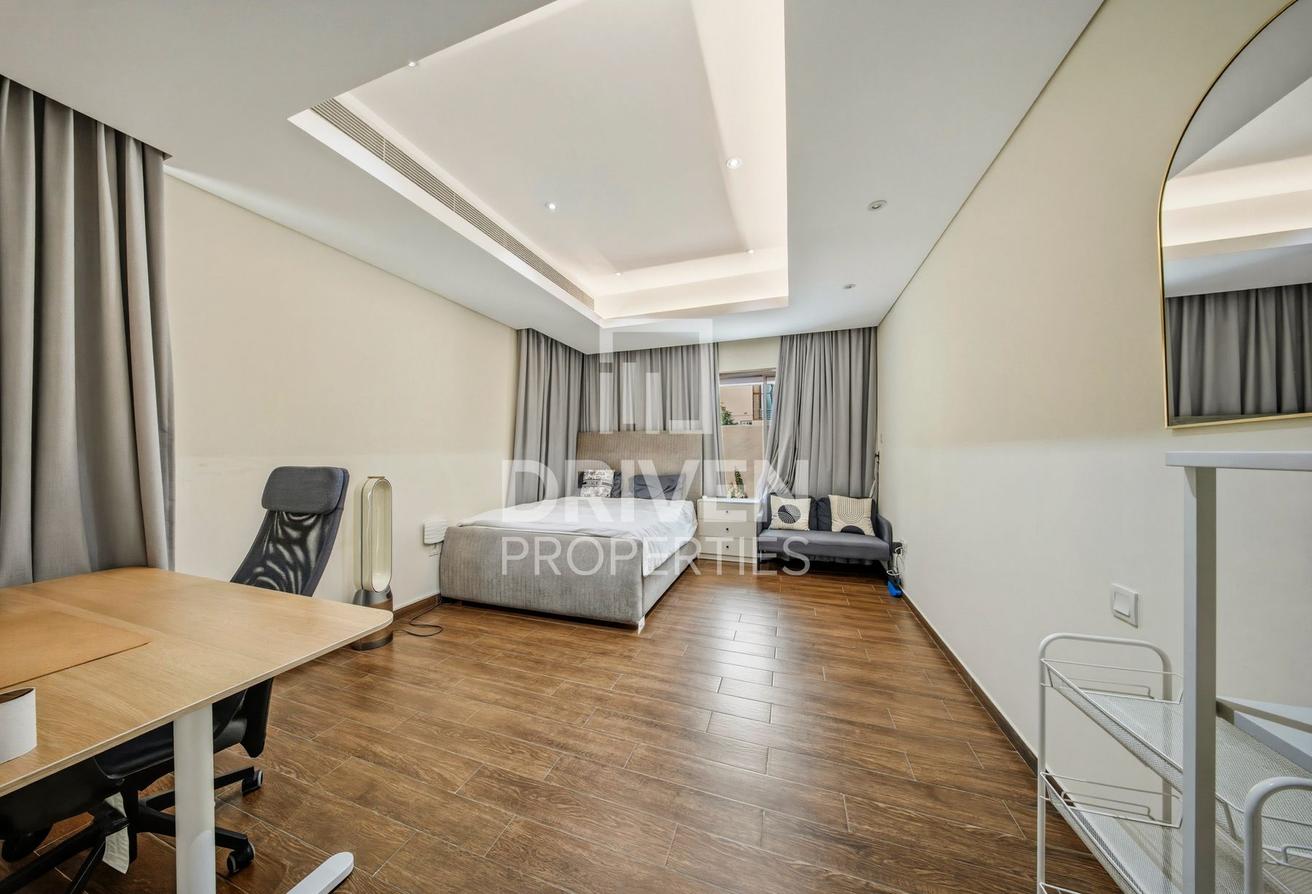 Lavishly Furnished | Burj View | Vacant in Aug photo 6