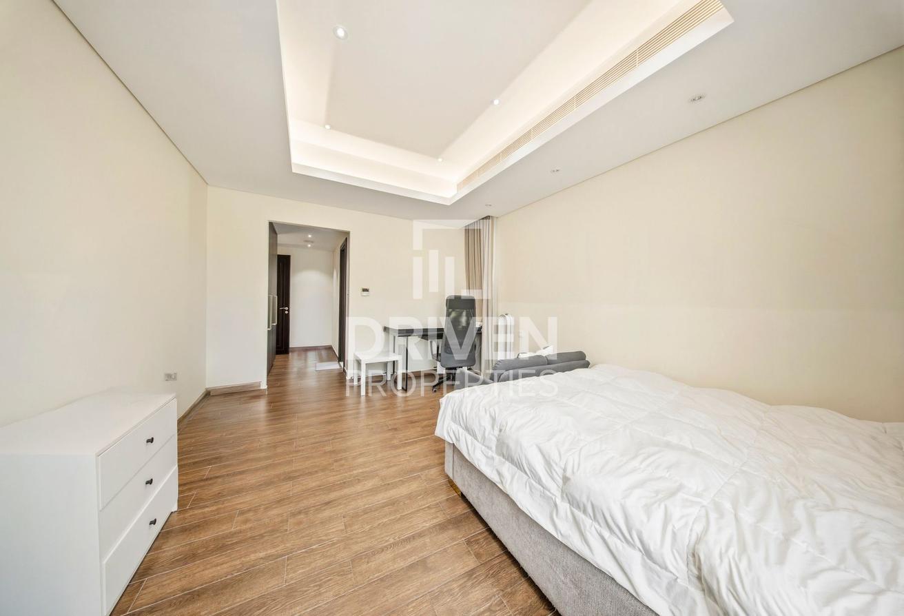 Lavishly Furnished | Burj View | Vacant in Aug photo 15