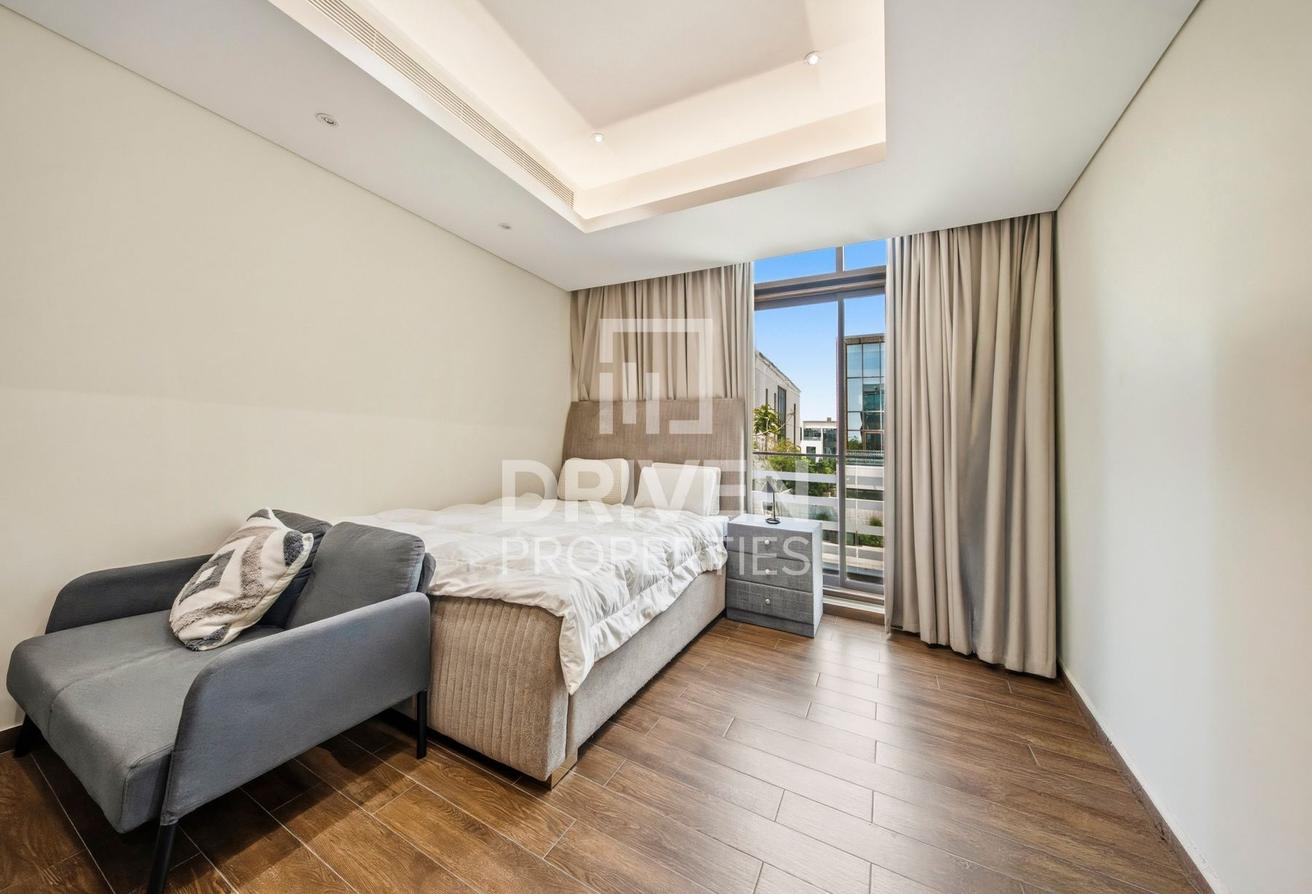 Lavishly Furnished | Burj View | Vacant in Aug photo 16
