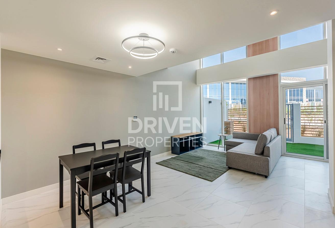 Expansive Elegant Villa | Pool and Garden View photo 5