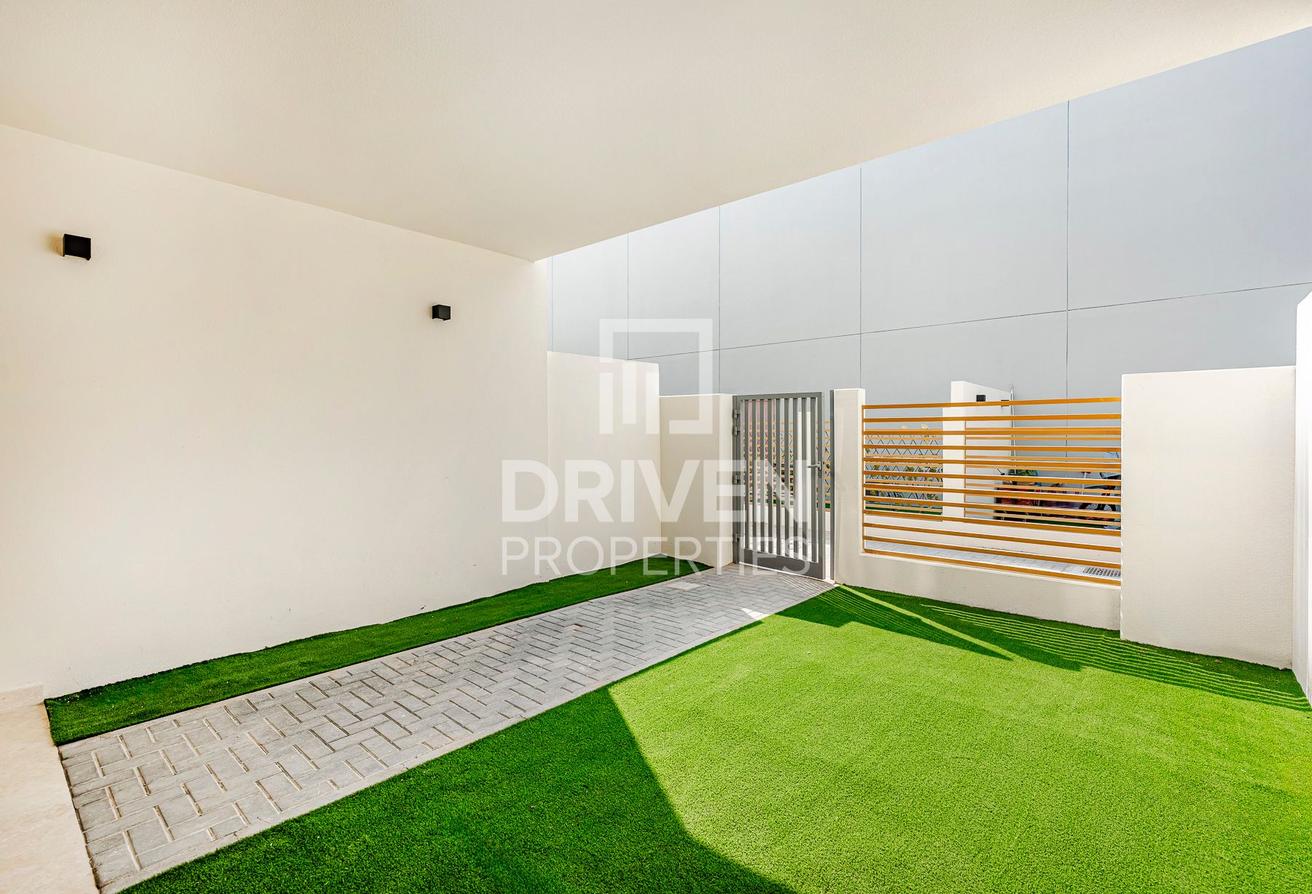 Expansive Elegant Villa | Pool and Garden View photo 21