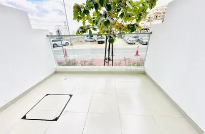 شقة - 1 حمام للايجار في السكن الإمبراطوري - المدينة العالمية المرحلة 2 - 4 الورسان - الورسان - دبي