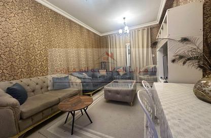 شقة - غرفة نوم - 2 حمامات للبيع في برج منازل 5 - شارع التعاون - التعاون - الشارقة