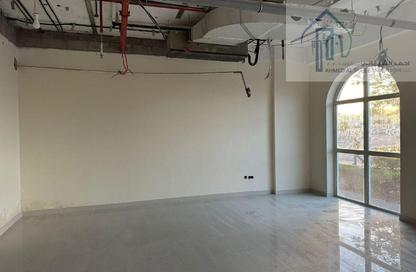 Shop - Studio for rent in Building Z01 - England Cluster - International City - Dubai