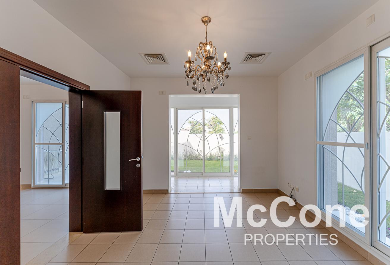 Single Row | Maids Room | Gated Community photo 8