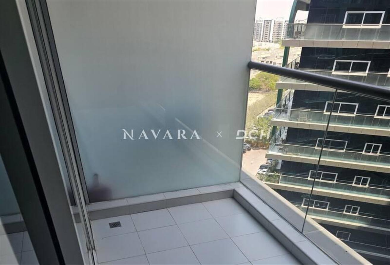 Spacious Studio | Unfurnished | Arabian Gate photo 4