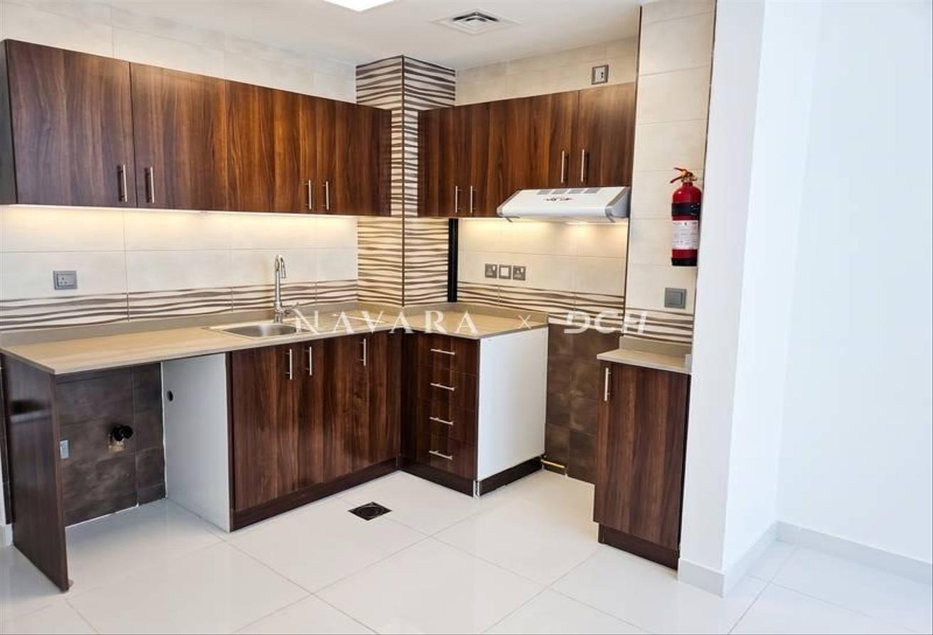 Spacious Studio | Unfurnished | Arabian Gate photo 9