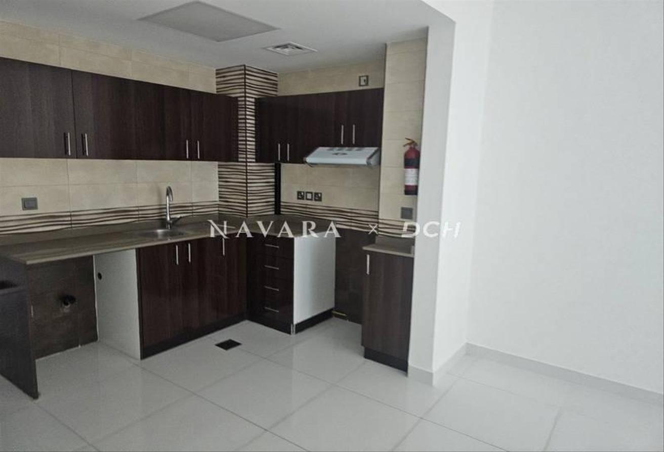 Spacious Studio | Unfurnished | Arabian Gate photo 12
