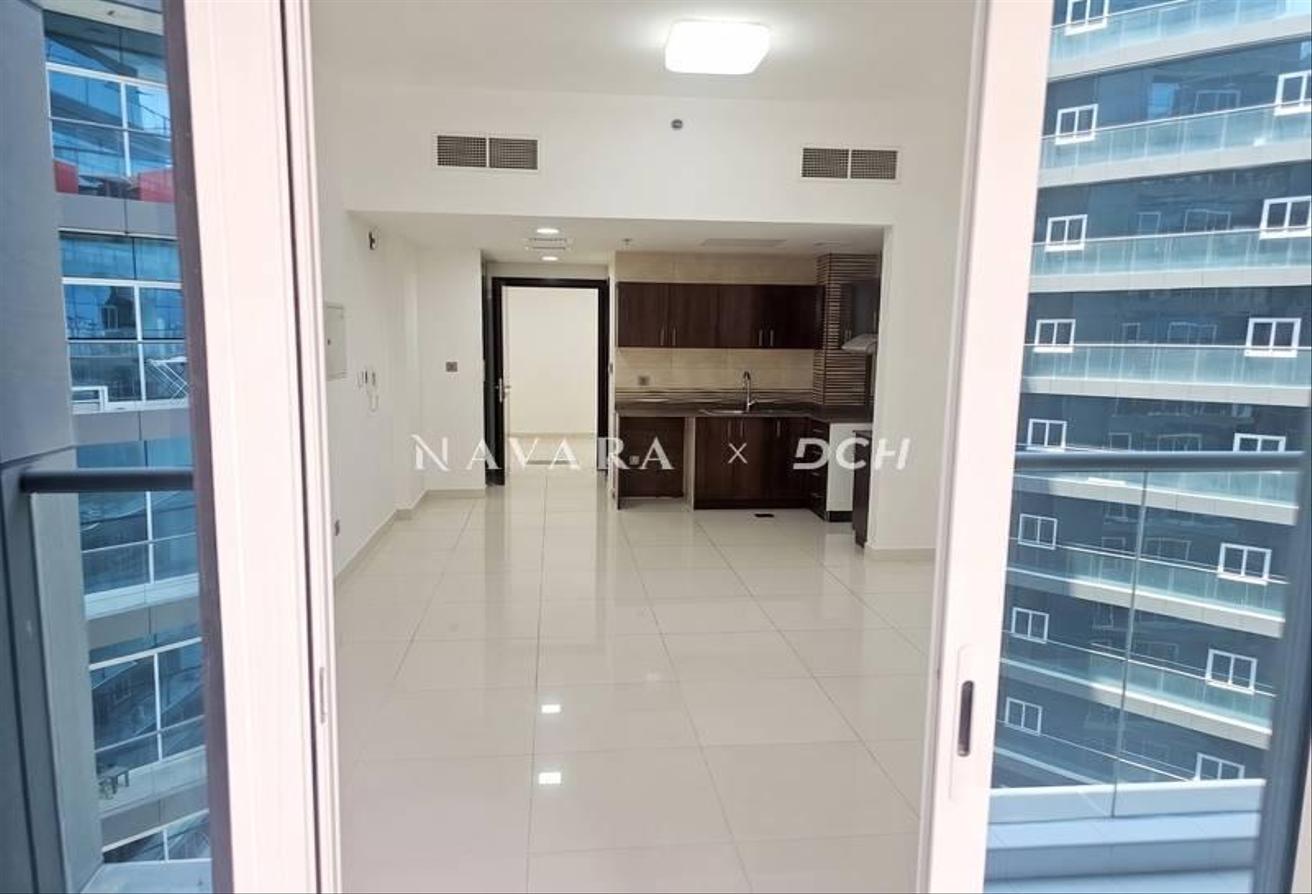 Spacious Studio | Unfurnished | Arabian Gate photo 6