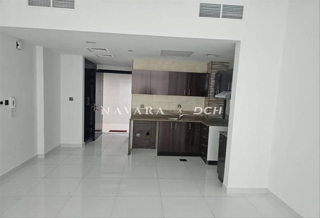 Spacious Studio | Unfurnished | Arabian Gate photo 7