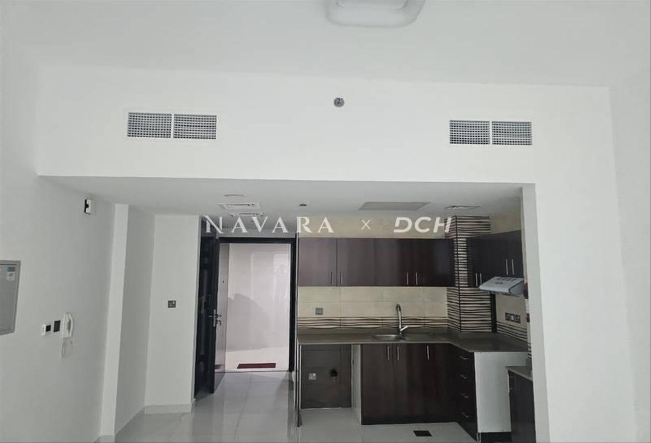 Spacious Studio | Unfurnished | Arabian Gate photo 13
