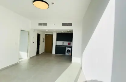 Apartment - 1 Bedroom - 2 Bathrooms for rent in Tiraz 2 - Aljada - Sharjah