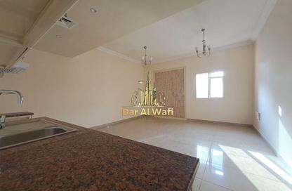 Apartment - Studio - 1 Bathroom for rent in Al Hafeet Tower 7 - Al Nahda - Sharjah