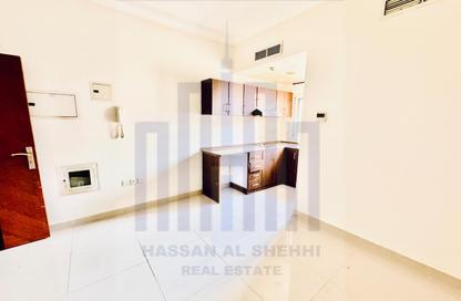 Apartment - Studio - 1 Bathroom for rent in Muwailih Building - Muwaileh - Sharjah