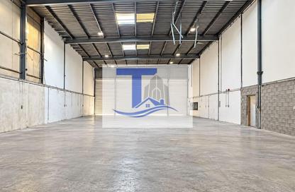 Warehouse - Studio - 2 for rent in Mussafah Industrial Area - Mussafah - Abu Dhabi