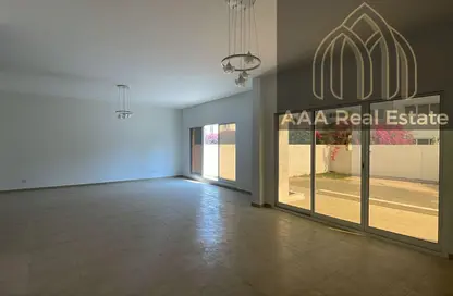 Villa - 5 Bedrooms - 4 Bathrooms for rent in Umm Suqeim 1 Villas - Umm Suqeim 1 - Umm Suqeim - Dubai