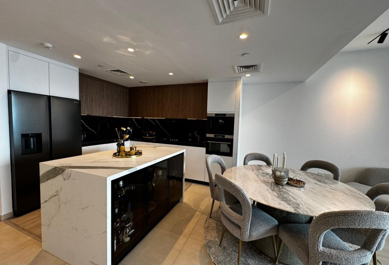3 bedroom apartment in Downtown Views II Tower 2, Zabeel: 5
