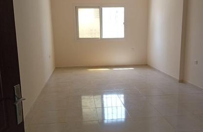 Apartment - 2 Bedrooms - 2 Bathrooms for rent in Thuraya Al Majaz Building - Al Majaz 3 - Al Majaz - Sharjah