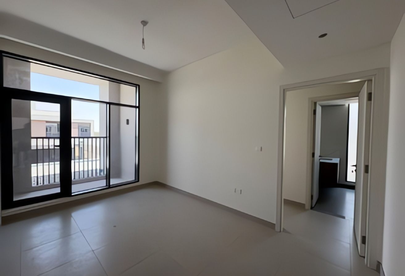 VACANT | NEGOTIABLE | PRIME LOCATION gallery image