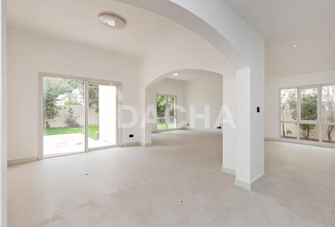 73862523 - Property Image 3