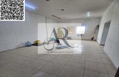 سكن عمال - استوديو - 8 حمامات للايجار في الجرف الصناعية 2 - الجرف الصناعية - عجمان