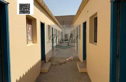 سكن عمال - استوديو - 8 حمامات للايجار في المنطقة الصناعية 15 - المنطقة الصناعية بالشارقة - الشارقة
