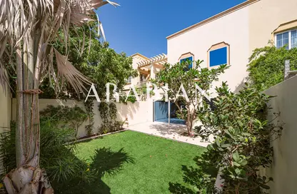 فيلا - 2 غرف نوم - 3 حمامات للبيع في الينابيع 3 - الينابيع - دبي