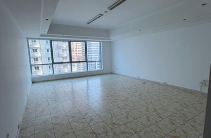 Apartment - 2 - 3 for rent in Al Dana Tower - Al Majaz 3 - Al Majaz - Sharjah