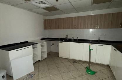 Apartment - 2 - 3 for rent in Al Dana Tower - Al Majaz 3 - Al Majaz - Sharjah