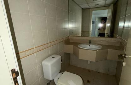 Apartment - 2 - 3 for rent in Al Dana Tower - Al Majaz 3 - Al Majaz - Sharjah Apartment - 2 - 3 for rent in Al Dana Tower - Al Majaz 3 - Al Majaz - Sharjah