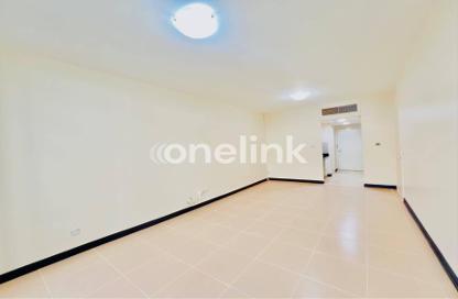 Apartment - Studio - 1 for rent in Golden Sands 6 - Al Mankhool - Bur Dubai - Dubai