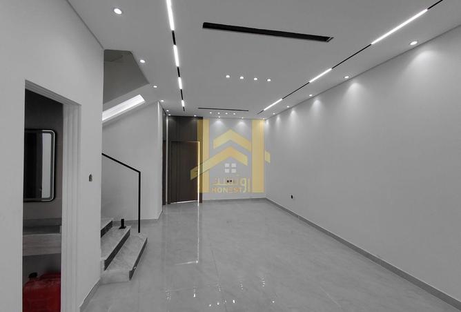 121549920 - Property Image 3