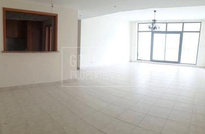 Apartment - 2 Bedrooms - 2 Bathrooms for rent in The Links East Tower - The Links - The Views - Dubai