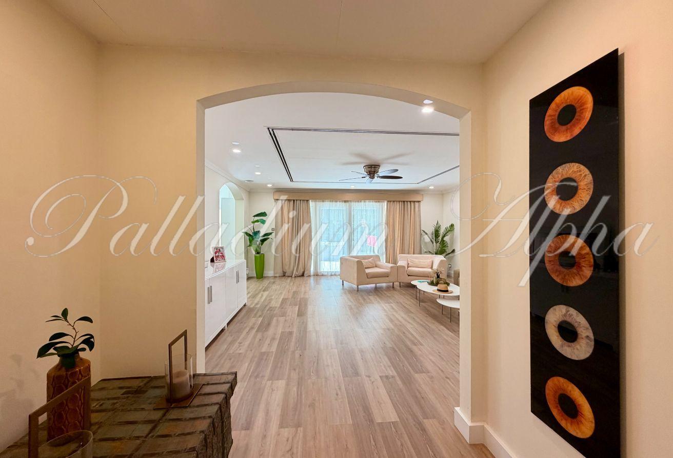 5 Bedrooms | Upgraded | Close to Pool photo 6