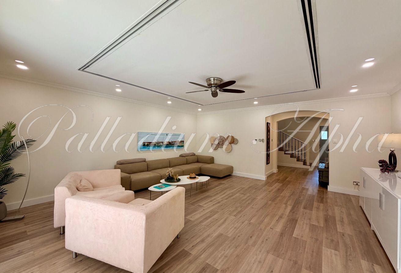 5 Bedrooms | Upgraded | Close to Pool photo 7