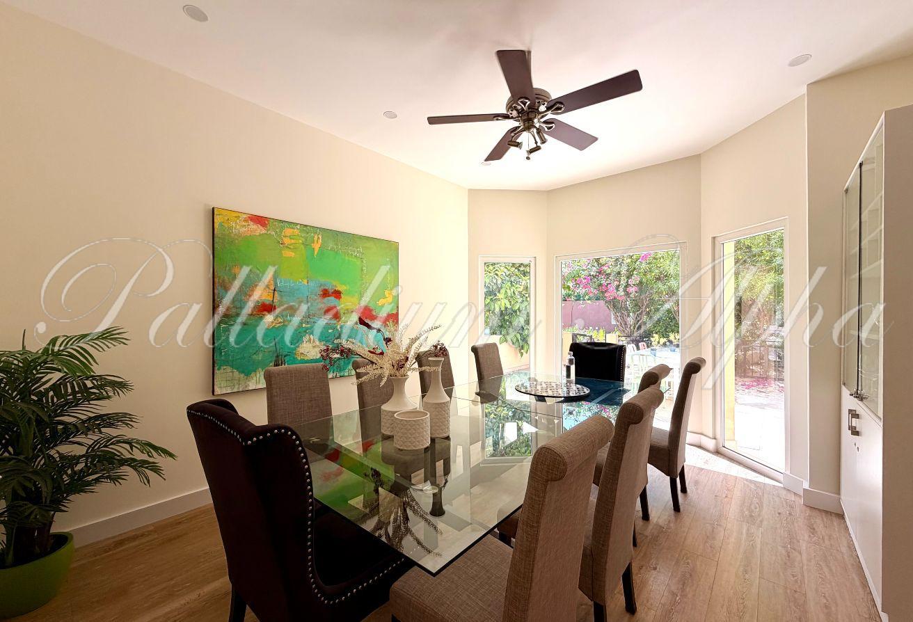 5 Bedrooms | Upgraded | Close to Pool photo 16