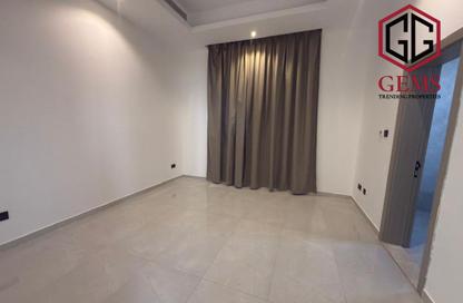 Villa - 5 - 6 for rent in Al Aweer 1 - Al Aweer - Dubai