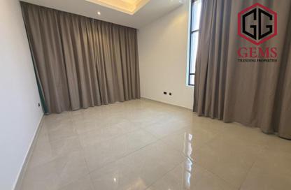 Villa - 5 - 6 for rent in Al Aweer 1 - Al Aweer - Dubai