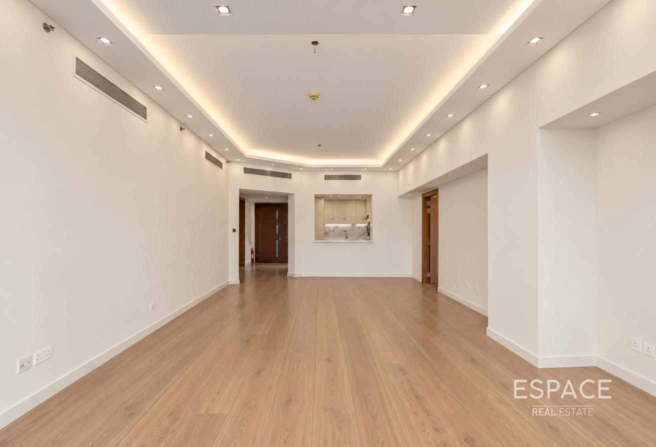 Fully Upgraded | Extended Terrace | Park View photo 7
