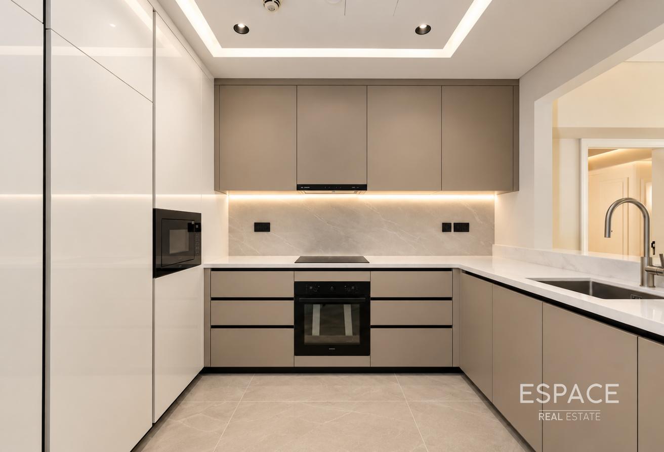 Fully Upgraded | Extended Terrace | Park View photo 3