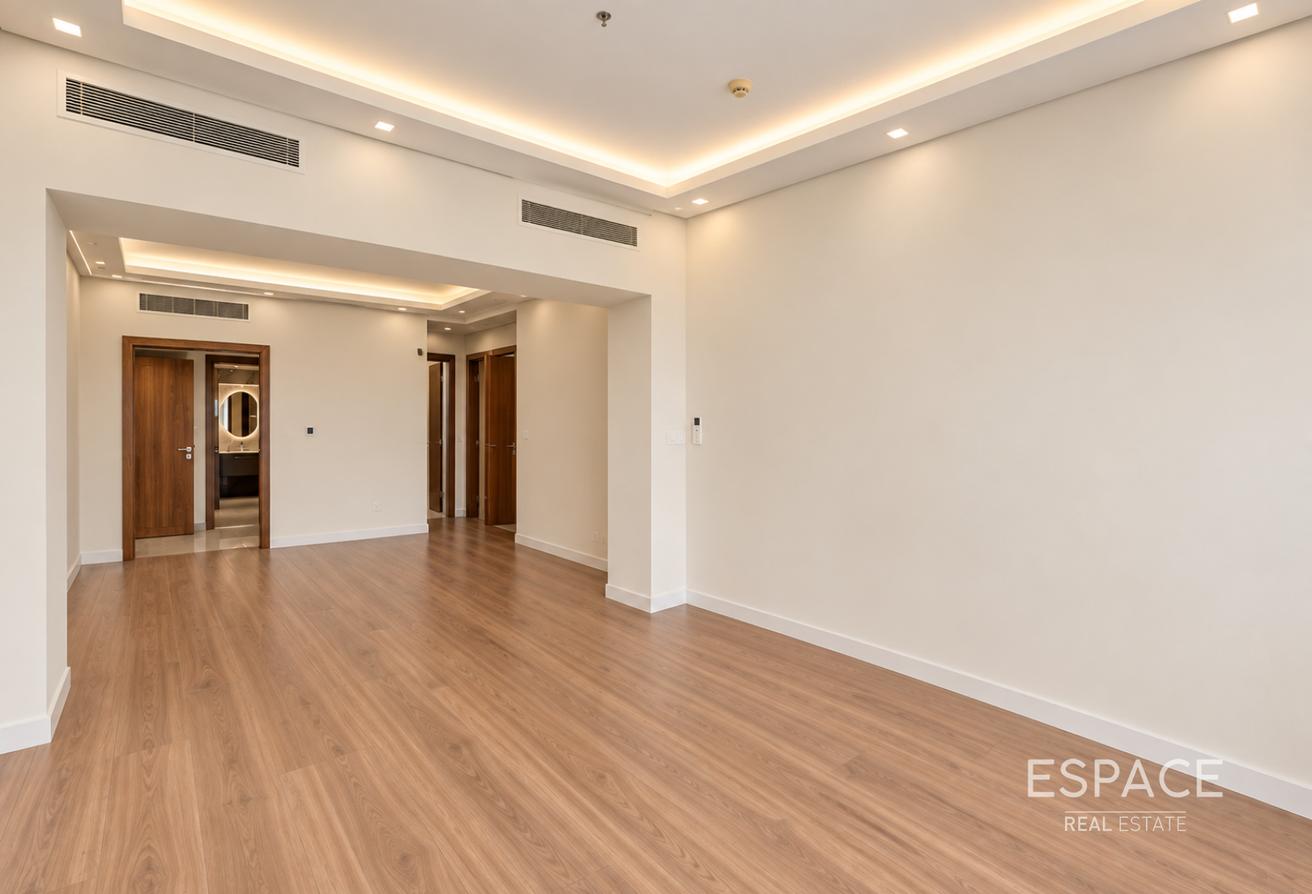 Fully Upgraded | Extended Terrace | Park View photo 5