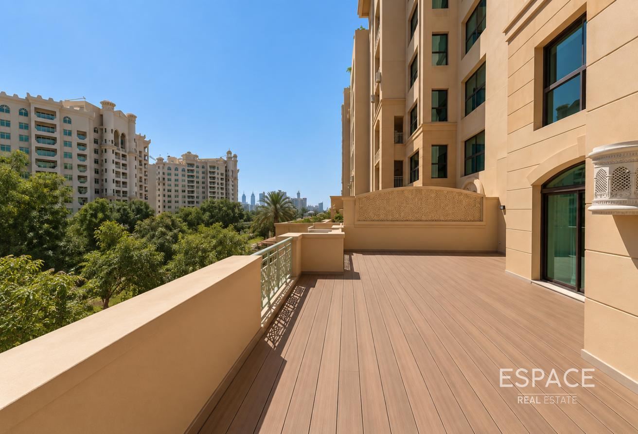 Fully Upgraded | Extended Terrace | Park View photo 13
