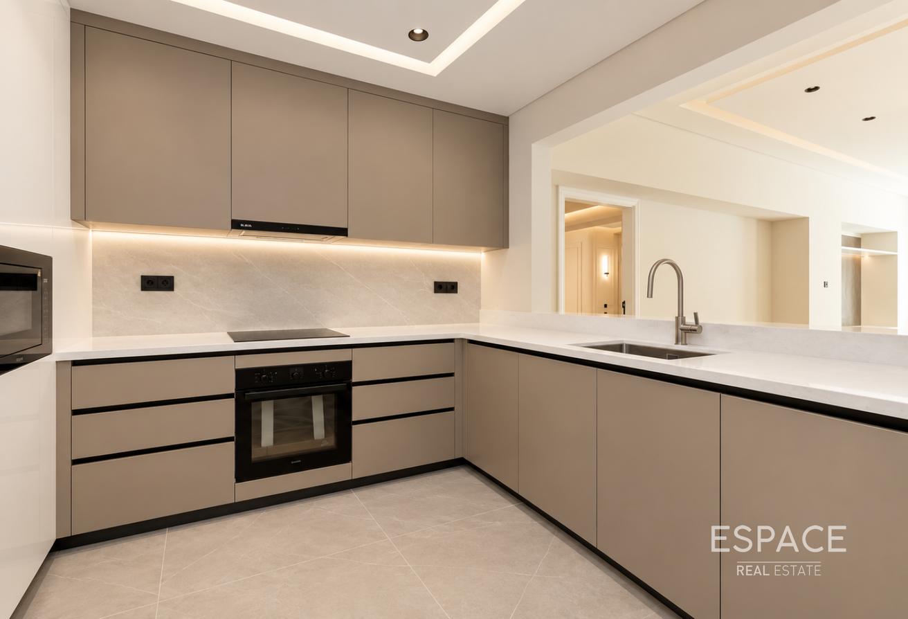 Fully Upgraded | Extended Terrace | Park View photo 4