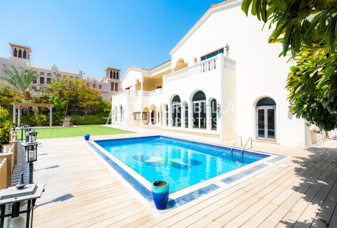 Gallery Layout | Private Pool | Sea Views