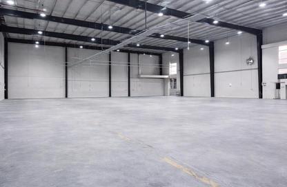 Warehouse - Studio - 1 Bathroom for rent in Umm Al Thuoob - Umm Al Quwain