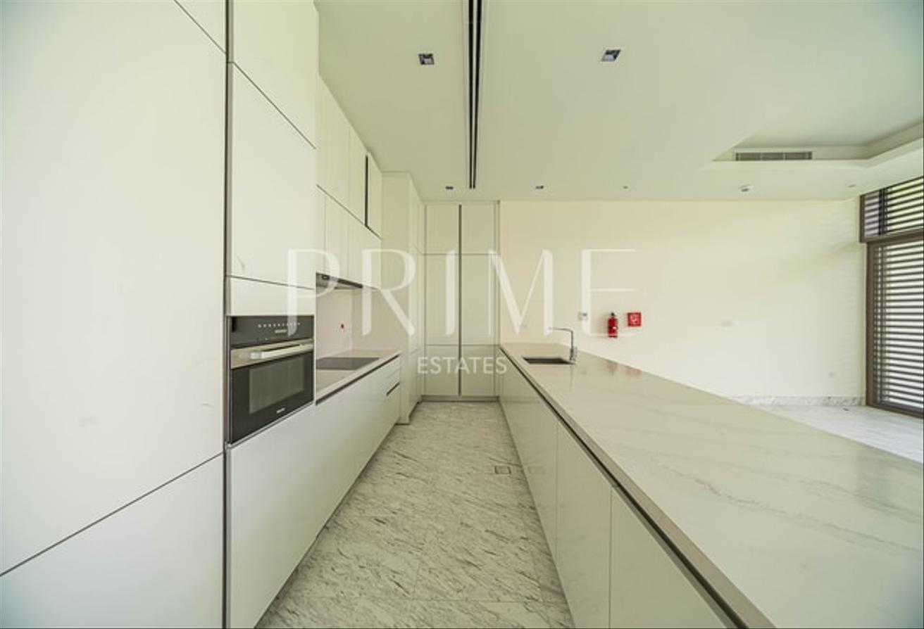Contemporary 6BR Villa | Prime Luxury Living photo 8