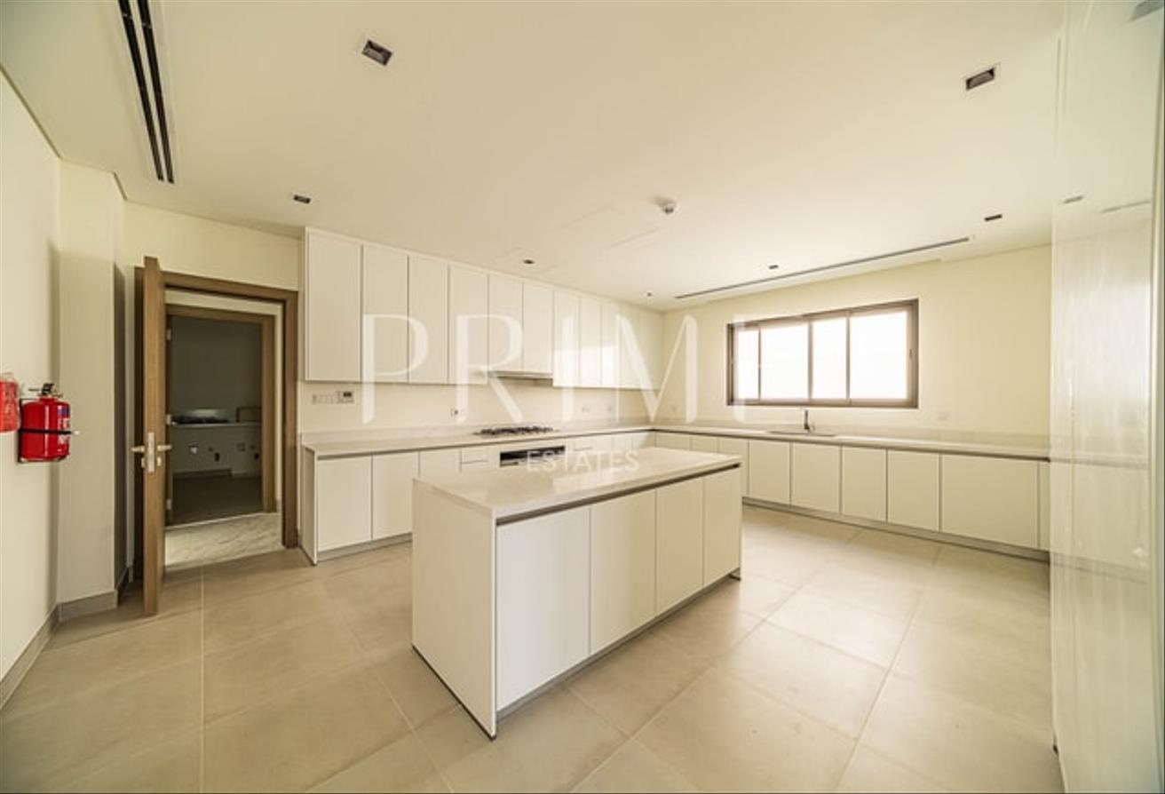 Contemporary 6BR Villa | Prime Luxury Living photo 9