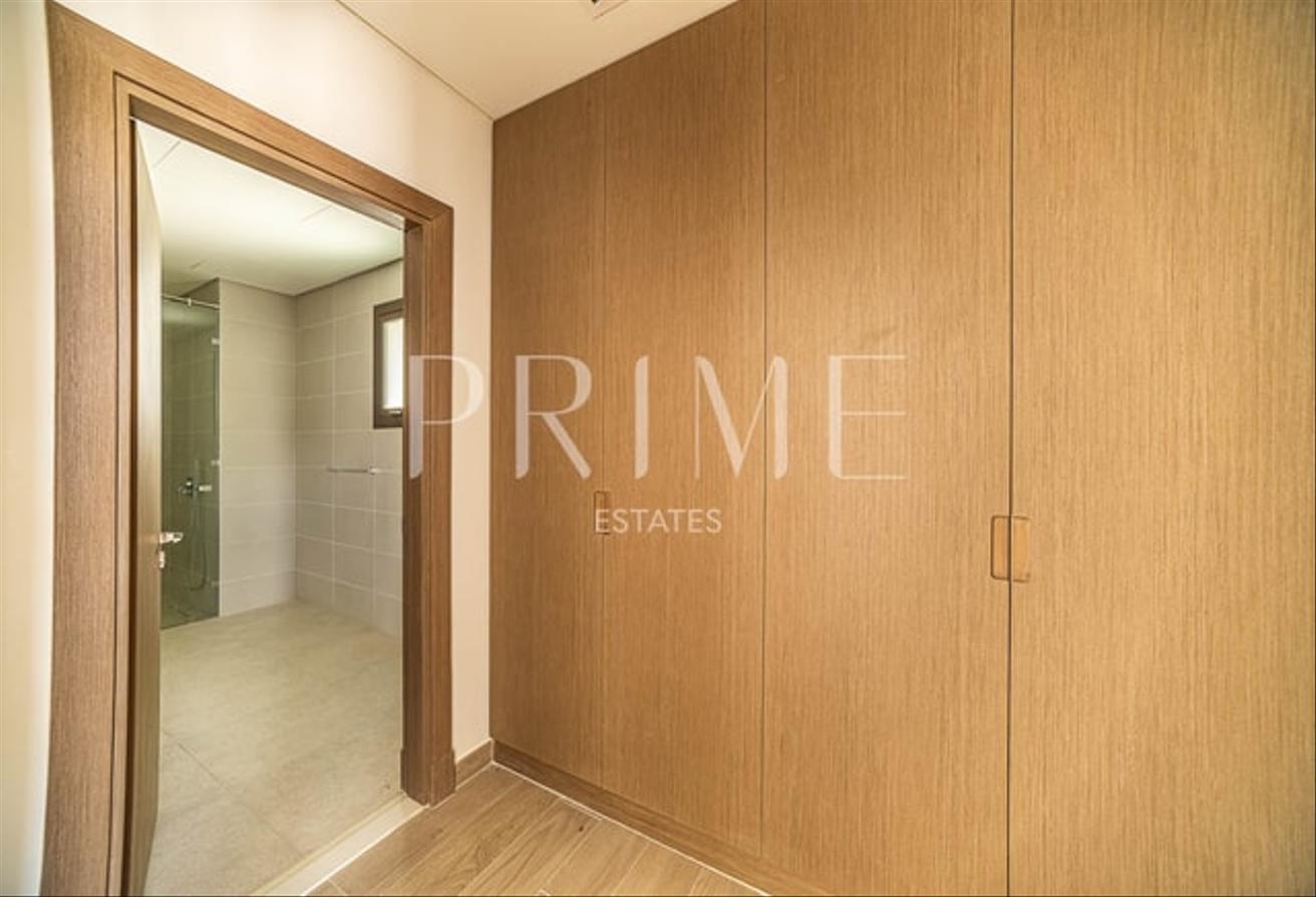 Contemporary 6BR Villa | Prime Luxury Living photo 12